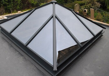 световой фонарь на крыше